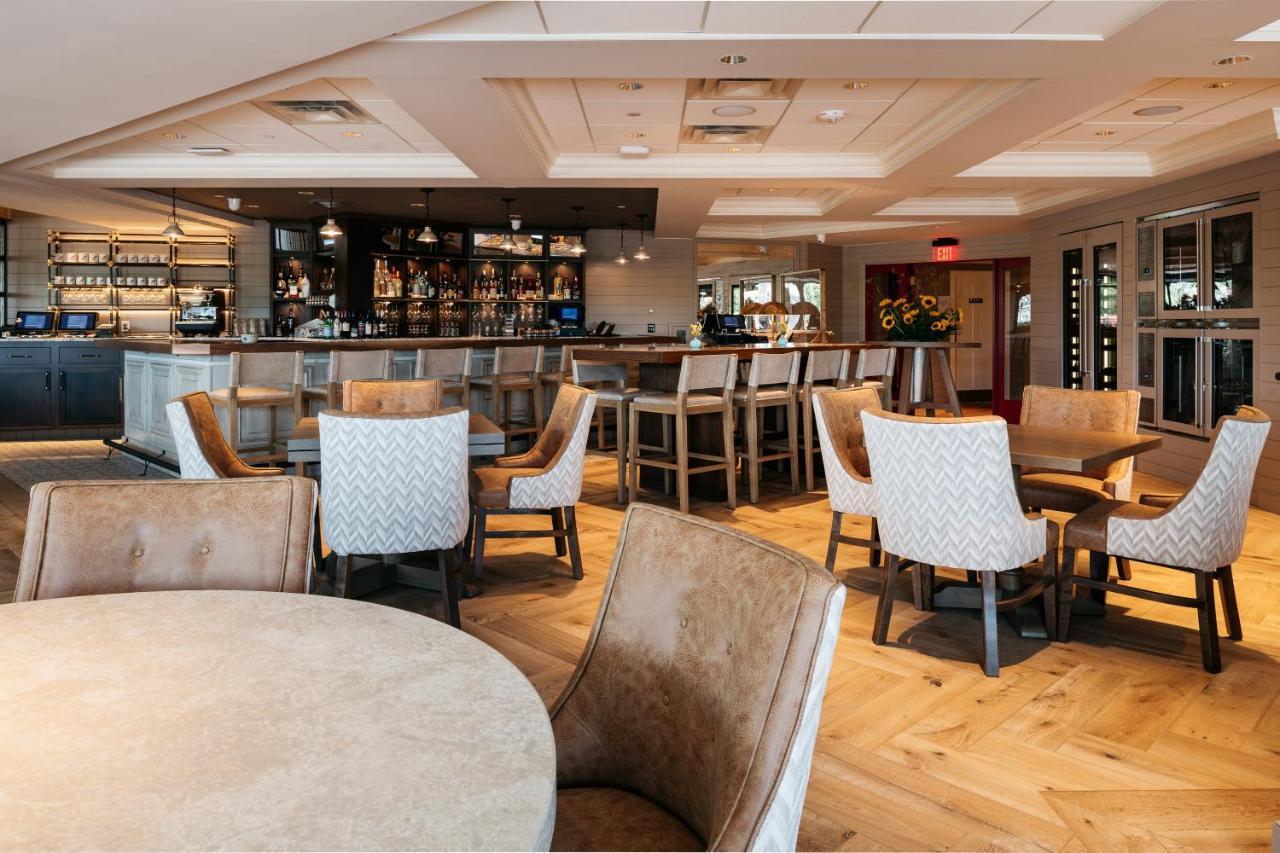 St James Hotel Ред-Уинг Экстерьер фото