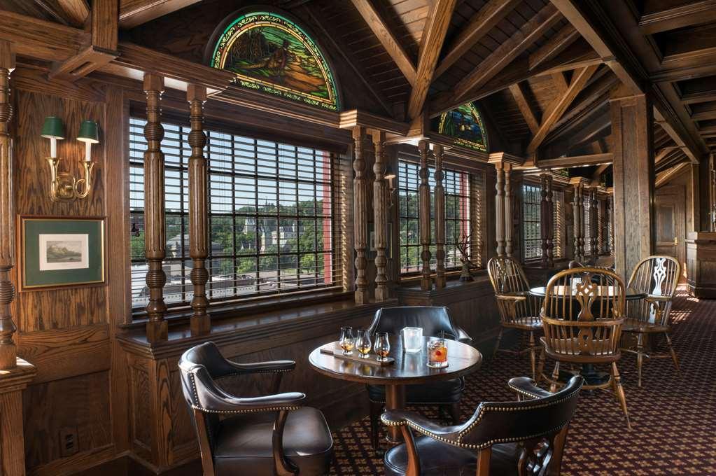St James Hotel Ред-Уинг Ресторан фото